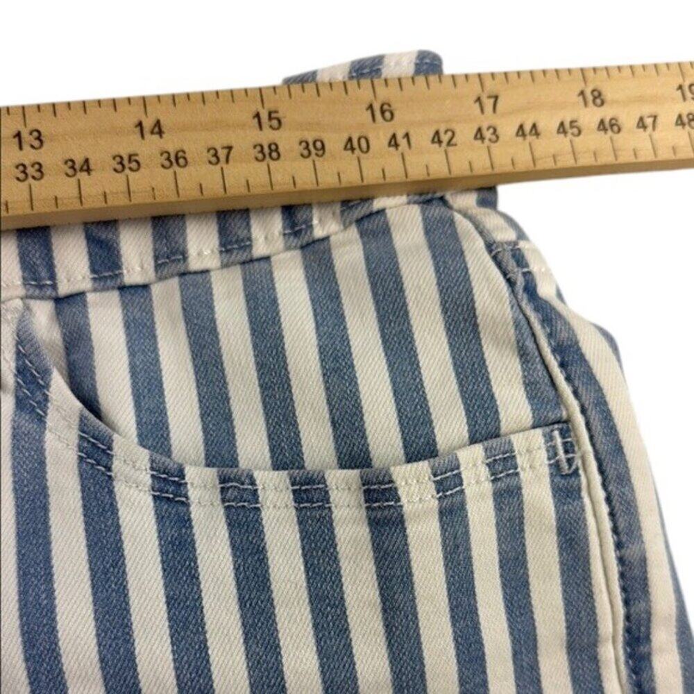 Universal Thread Shorts Midi Blue and White Stripe High Rise Women's Size 12 - Picture 4 of 10